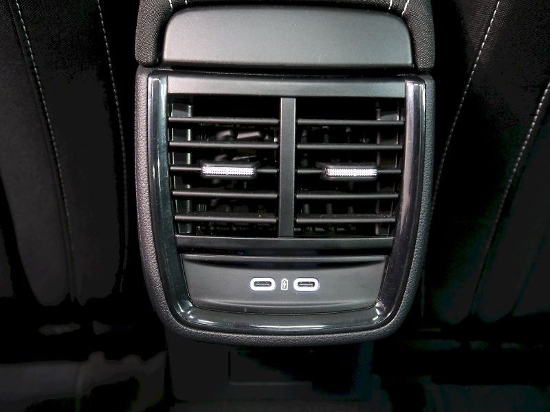 Škoda Kamiq (2025) MONTE CARLO 1.0TSI 85KW PANORA - fotka 38 z 40
