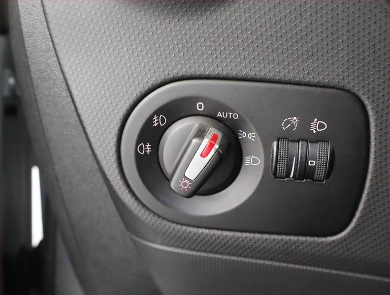 Seat Leon (2010) 1.4 TSI, nová STK, servisované - fotka 15 z 19