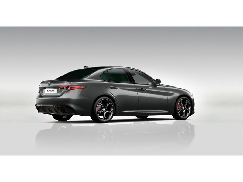 Alfa Romeo Giulia (2026) 2.0T 280k AT8 ZF Q4 4x4 Veloce - fotka 3 z 6