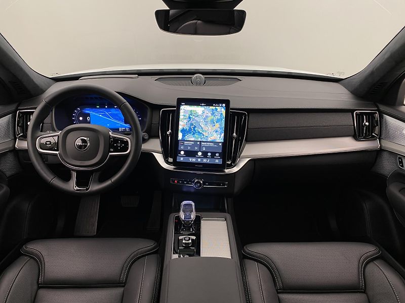 Volvo XC90 T8 RECHARGE BLACK EDITION 7m - fotka 2 z 72