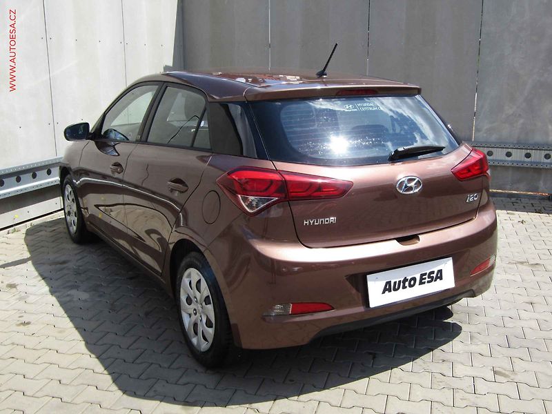 Hyundai i20 (2018) 1.2i, 1.maj,ČR, Klima - fotka 6 z 19