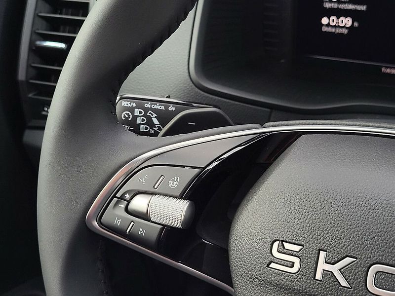 Škoda Karoq Classic 1,5TSI 110kW - fotka 13 z 27
