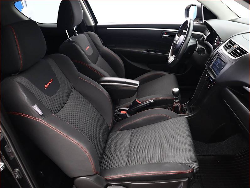 Suzuki Swift (2016) 1.6 Sport, Tempomat - fotka 7 z 16