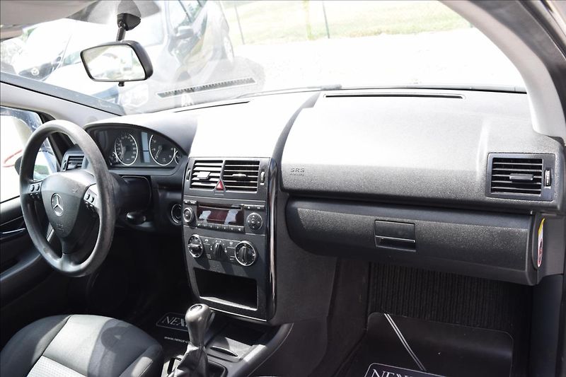 Mercedes-Benz Třídy A 1,5 i 70KW KLIMA BEZ KOROZE! - fotka 22 z 44
