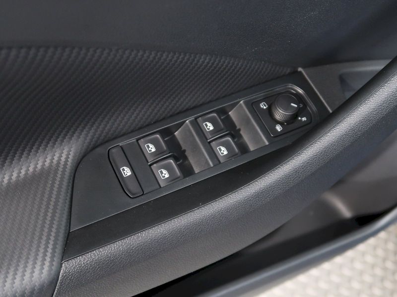 Škoda Kamiq (2025) MONTE CARLO 1.0TSI 85KW DSG PA - fotka 37 z 40
