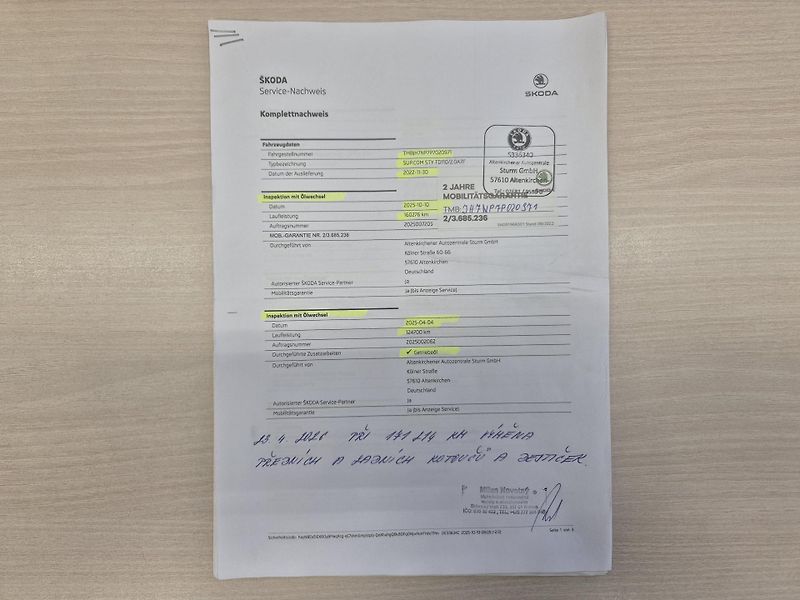 Škoda Superb Combi 2,0TDi DSG 110kw 17ALU - fotka 22 z 44