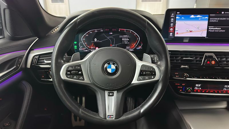 BMW Řada 5 540XD, maximální výbava! - fotka 42 z 62