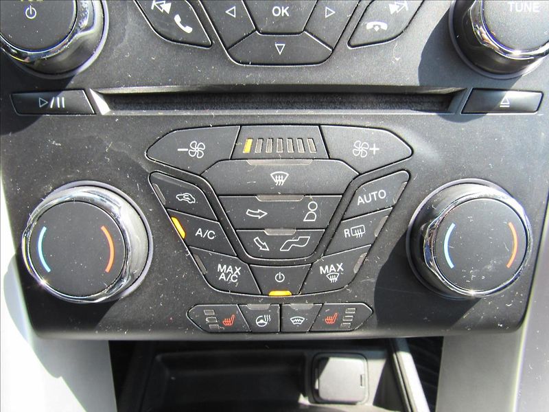 Ford Mondeo 1,6 TDCi 85kW - fotka 17 z 32