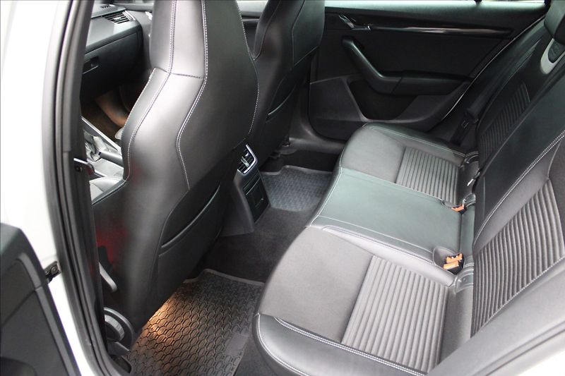 Škoda Octavia 2,0 TSI 162KW MAN VRS MODE - fotka 12 z 36