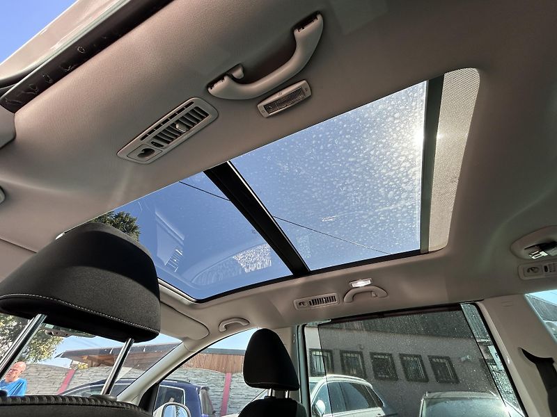 Seat Alhambra (2012) 2.0 TDi 125KW DSG - fotka 18 z 29