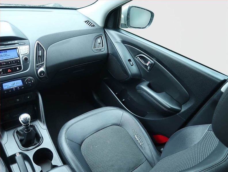 Hyundai ix35 (2011) 1.7 CRDi, Tempomat - fotka 8 z 16