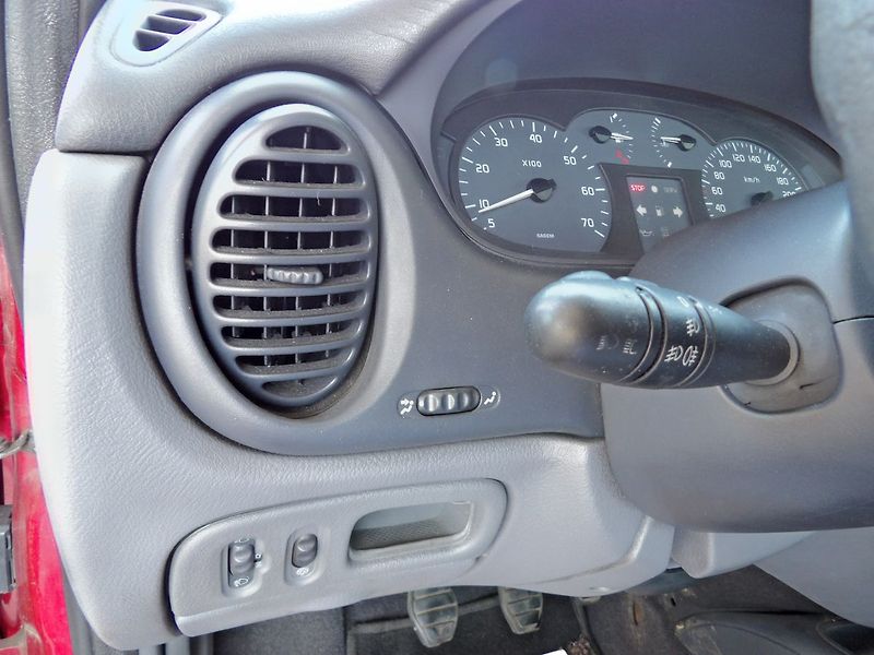 Renault Mégane 1.6i 16v 79kW Klima Alu - fotka 12 z 28