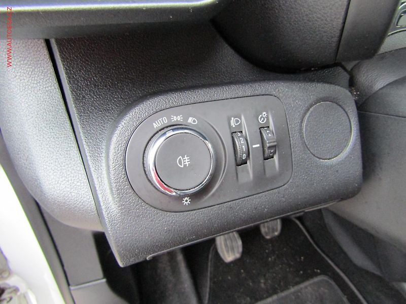 Opel Combo (2020) 1.5CDTi MAXi XL, Life, +kola - fotka 16 z 19