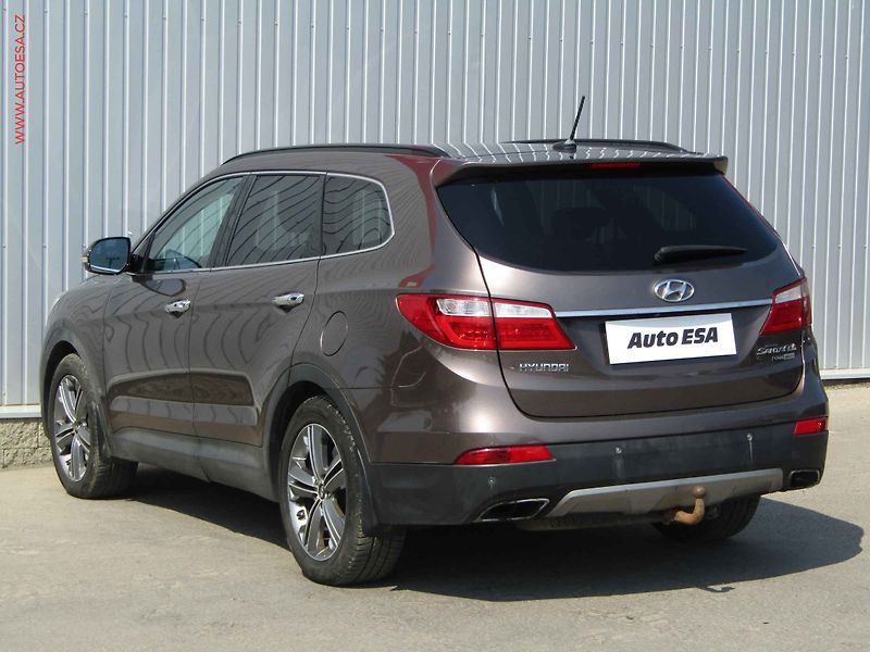 Hyundai Santa Fe (2015) 2.2 CRDi 4x4, 7míst, ČR, AT - fotka 6 z 25
