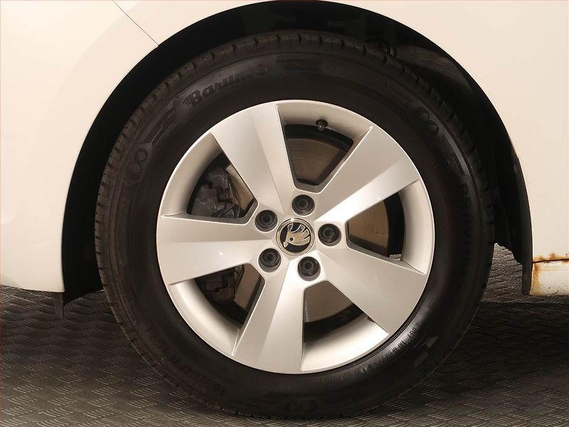 Škoda Rapid (2015) 1.6 TDI, Tempomat - fotka 14 z 16