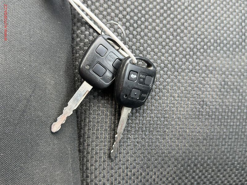 Toyota Avensis (2003) 1.8i, AC, TZ - fotka 17 z 17