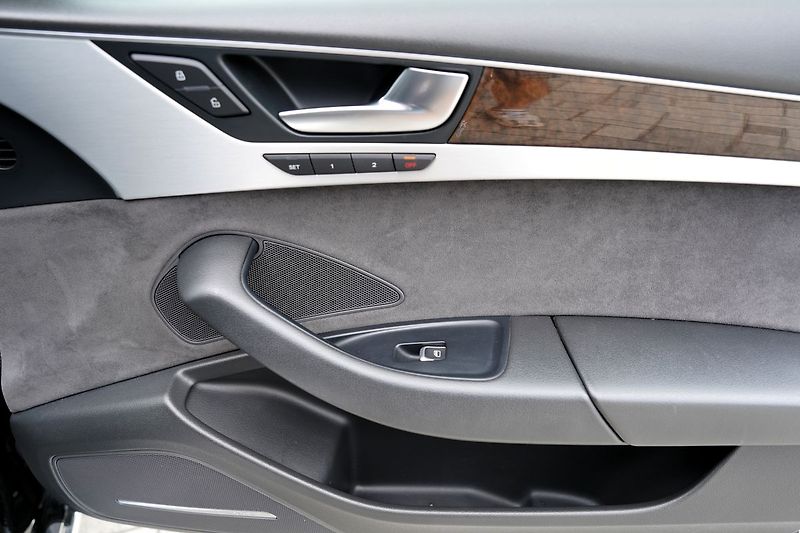 Audi A8 3.0 TDI Quattro/250 PS/ČR - fotka 21 z 50