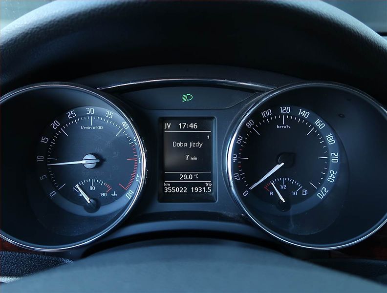 Škoda Superb (2009) Elegance 2.0 TDI, 4X4 - fotka 11 z 20