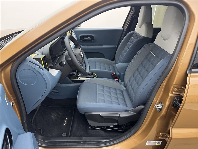 Fiat Grande Panda Electric 0,0 LA PRIMA KAMERA VÝHŘEV ČR - fotka 27 z 37
