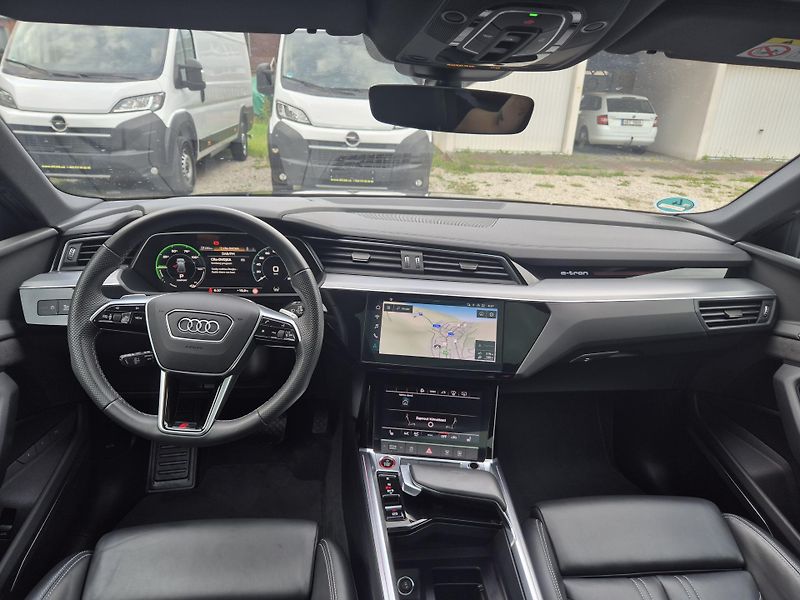Audi e-tron SPORTBACK S 370kw SOH 96% - fotka 10 z 48