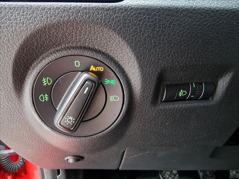 Škoda Fabia 1.0TSI Tour, původ ČR, 1.Maj. - fotka 37 z 49