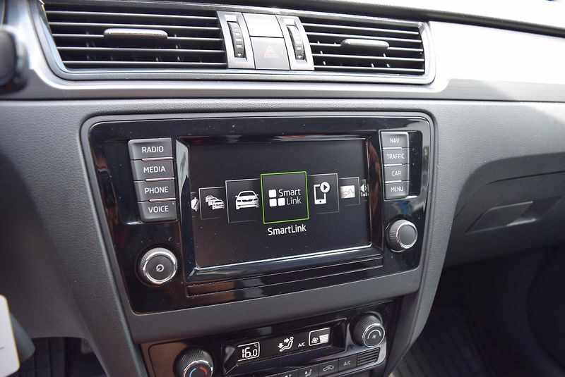 Škoda Rapid (2016) 1.2TSI 81kw AMBIT JOY XEN NAVI - fotka 26 z 49