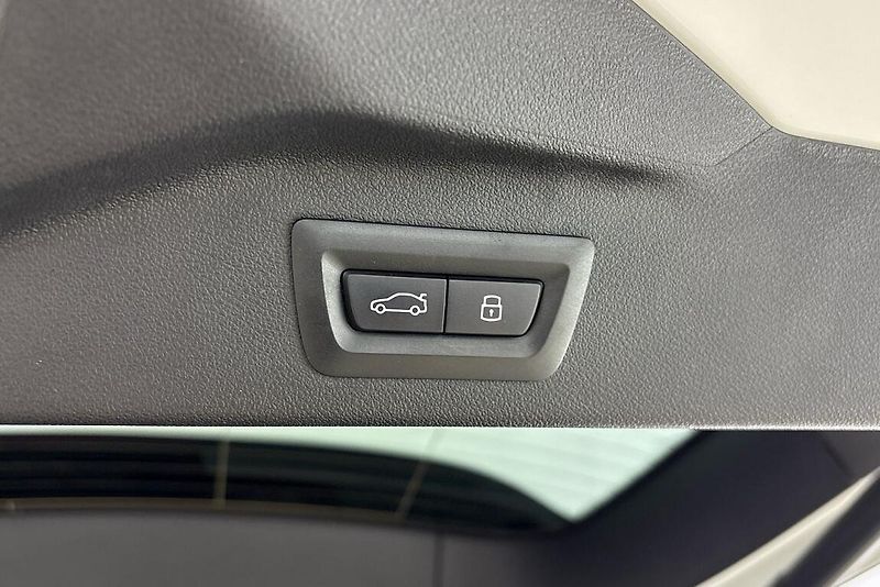 BMW X7 xDrive40d - fotka 12 z 28