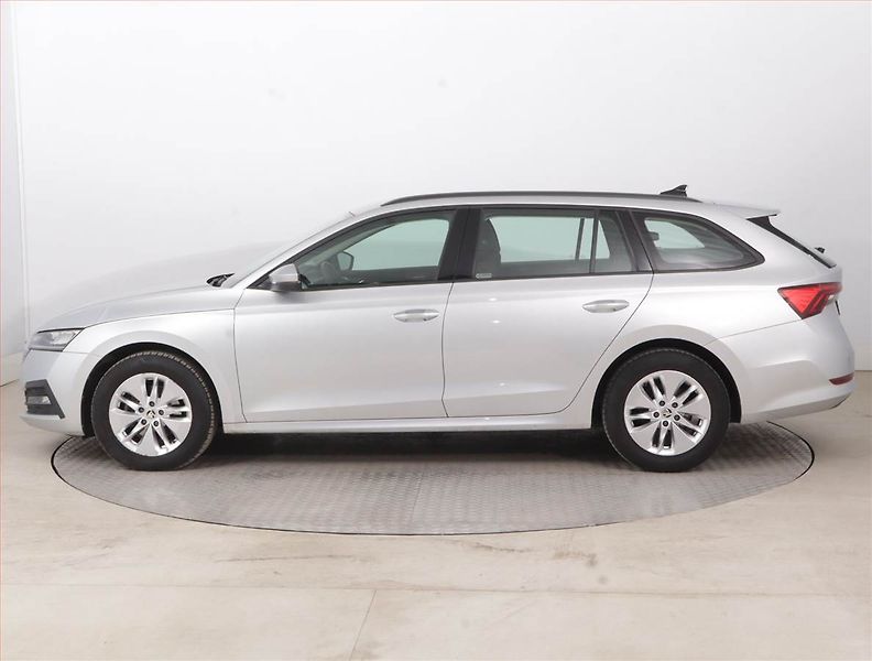 Škoda Octavia (2022) Ambition 2.0 TDI, ČR,1.maj - fotka 3 z 15