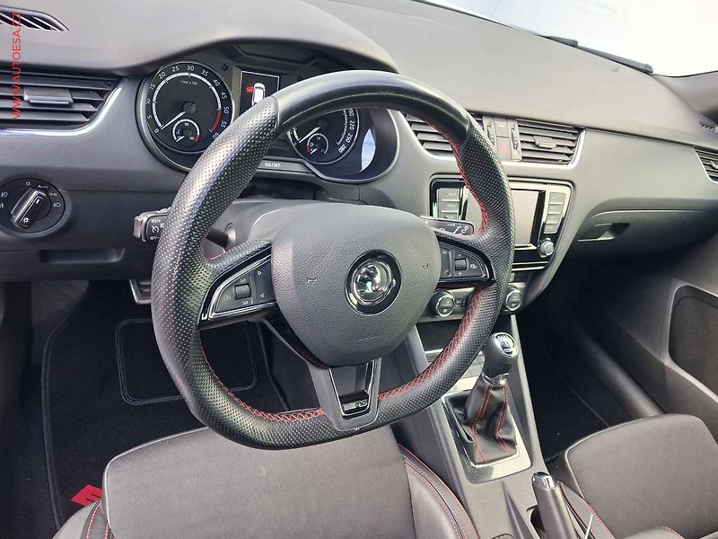 Škoda Octavia (2016) 2.0TDi, ČR, RS, bixen, kůže - fotka 12 z 13