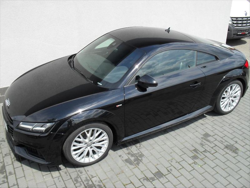 Audi TT 2,0 TDI Ultra 135Kw S-Line LED - fotka 2 z 29