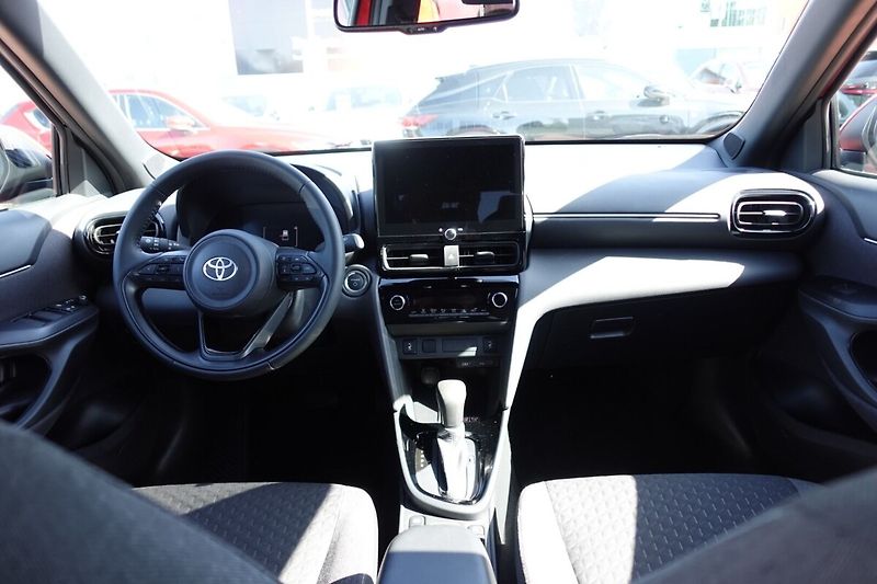 Toyota Yaris Cross 1,5 HEV Style - fotka 16 z 33
