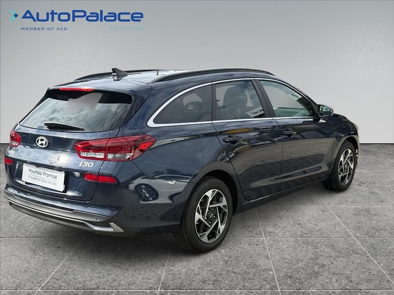 Hyundai i30 1,6 TGDI STYLE AT 1.MAJITEL - fotka 4 z 15