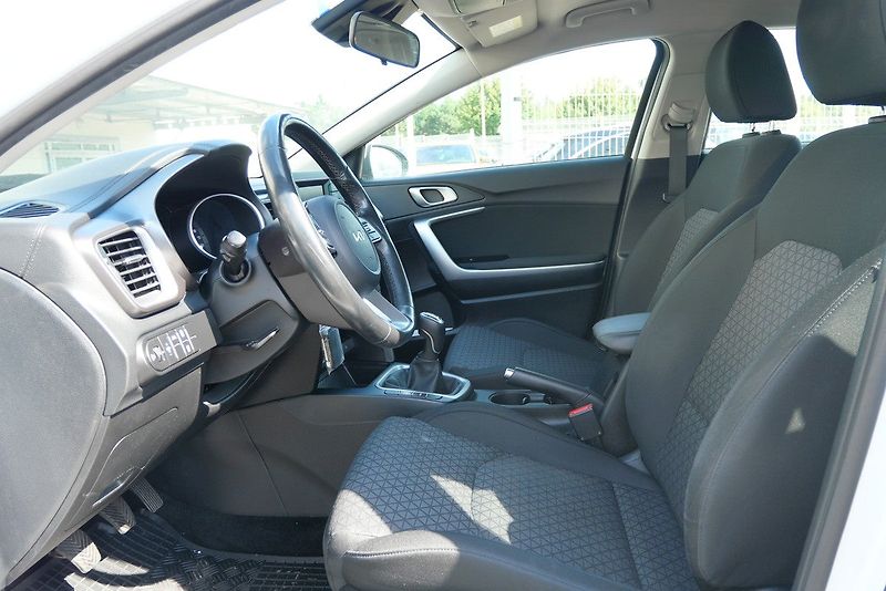 Kia Ceed - fotka 5 z 6