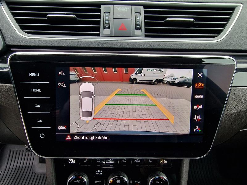 Škoda Superb 2.0TDI 140kW L&K 4x4 DSG, ČR - fotka 26 z 50