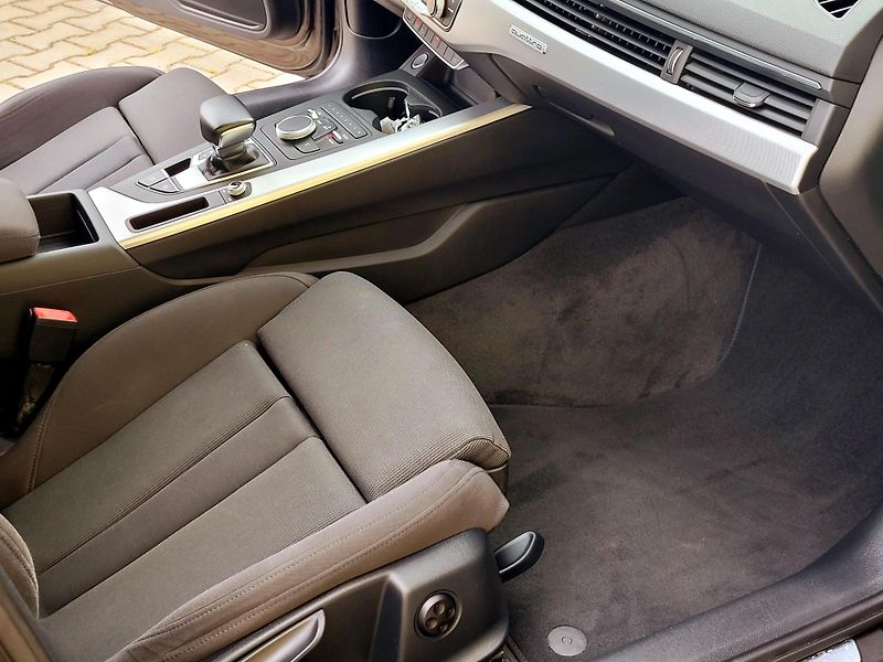 Audi A4 TDi S-tron 140kW Quattro,CZ    - fotka 31 z 53