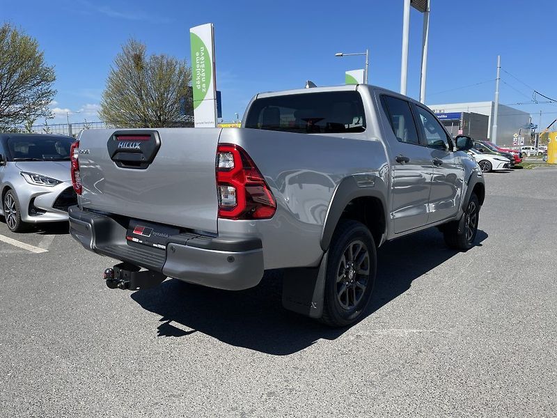 Toyota Hilux 2.8D Invincible ODBĚR 3/2027 - fotka 3 z 30