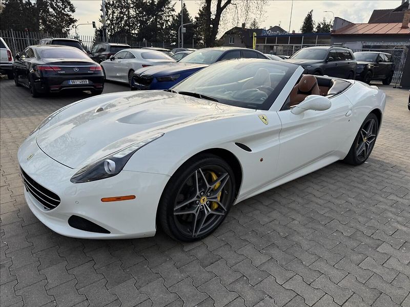 Ferrari California T 3,9 V8 412 kW - fotka 6 z 26