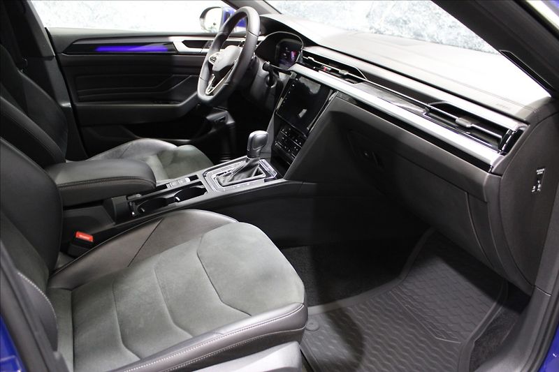 Volkswagen Arteon Shooting Brake 2,0 TDI 4Motion R-line 1.maj. - fotka 11 z 35