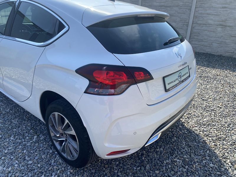 Citroën DS4 1.6i 16V 120PS EXCLUSIVE TOP!! - fotka 37 z 160