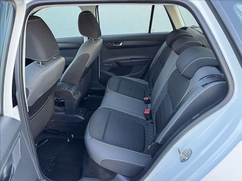 Škoda Fabia 1,0 TSI DPH tažné 1maj původČR - fotka 19 z 50