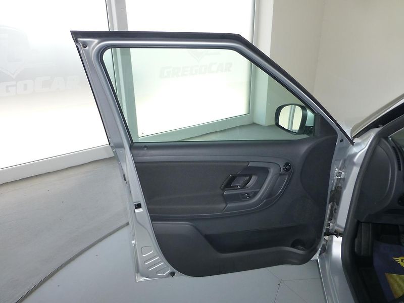 Škoda Fabia (2011) 1,2TSI*KLIMATIZ**ALU KOLA**ESP - fotka 9 z 23