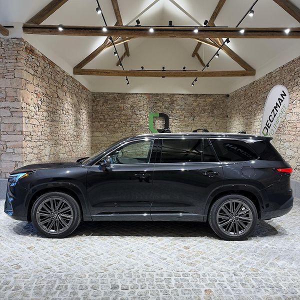 Lexus TX 550h+ (2025) 3.5 V6 Plug-in Hybrid - fotka 4 z 41