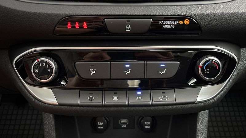 Hyundai i30 1.0 T-GDI Comfort Kombi - fotka 13 z 22