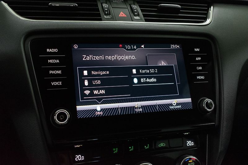 Škoda Octavia 1.6 TDI 85kW *MirrorLink*ACC* - fotka 26 z 40