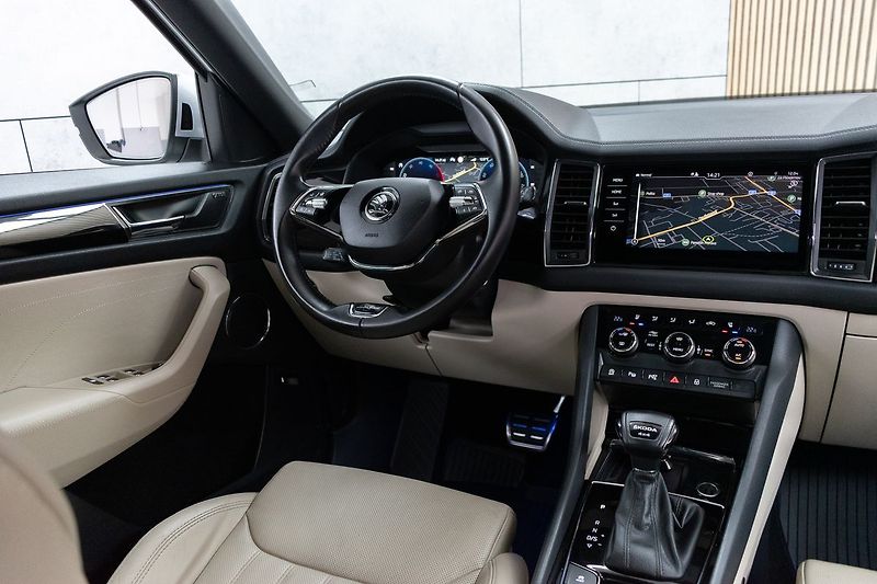 Škoda Kodiaq 2.0TDI 4x4*L&K*TAŽNÉ*DPH*ČR 1M - fotka 8 z 52