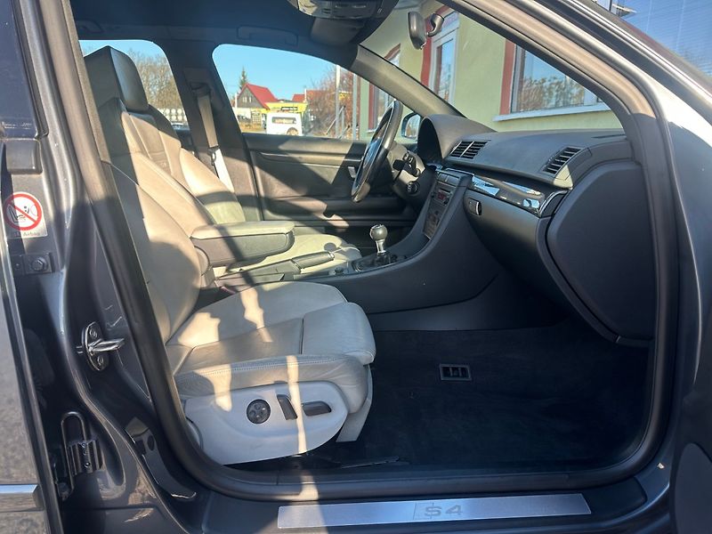 Audi S4 4.2 V8 344PS/Quattro/Manuál - fotka 17 z 24