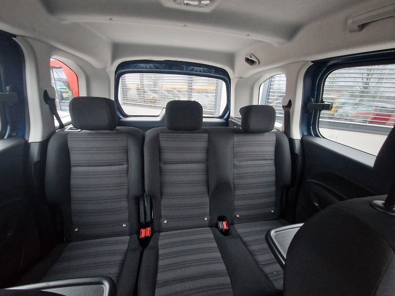 Opel Combo (2021) LIFE 1,5 CDTi - fotka 16 z 30