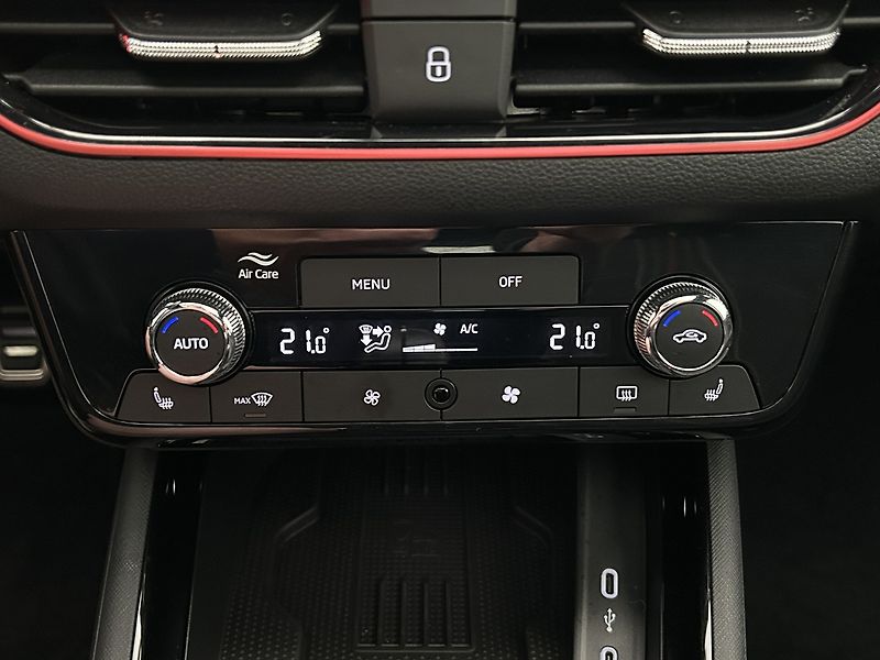 Škoda Kamiq 1.0 TSI Monte Carlo - fotka 8 z 26