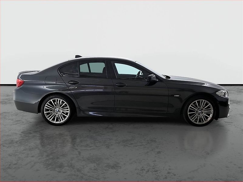 BMW Řada 5 (2011) M Paket 530d xDrive, 4X4 - fotka 6 z 24