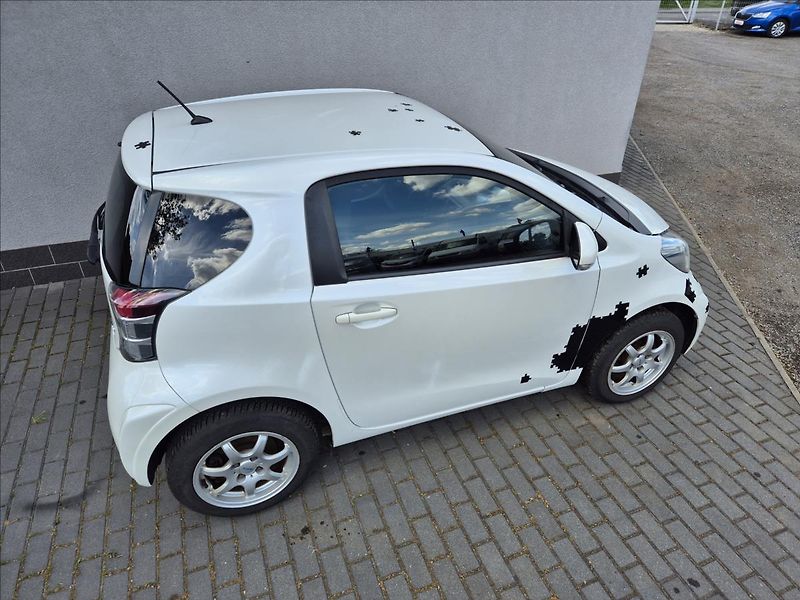 Toyota iQ 1,0 i 50Kw Klima Webasto ALU - fotka 7 z 26